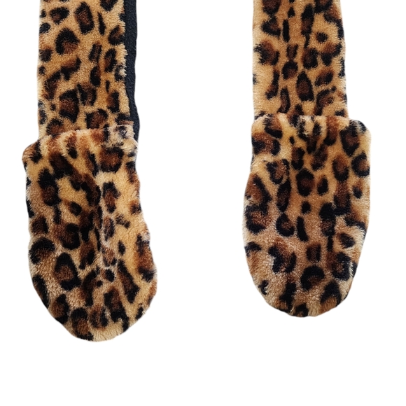 Leopard Print Hat/Scarf/Mitten Combo - Picture 3 of 4